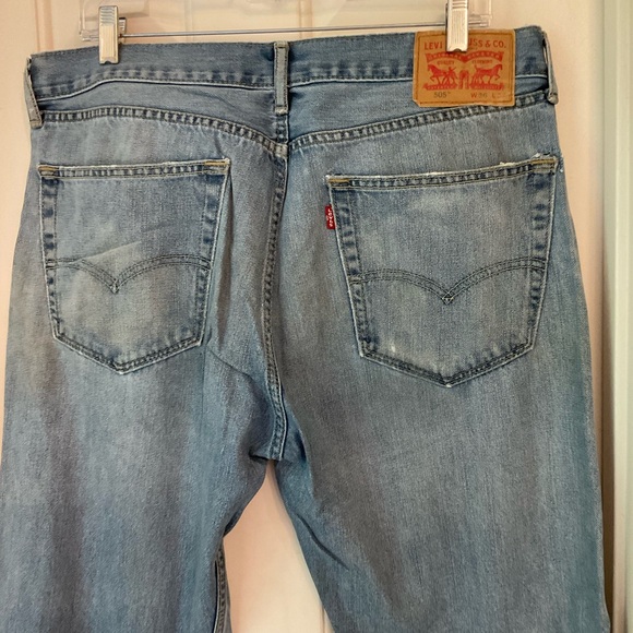 Levi’s 505 Jeans, Men’s 36” x 32”, Well Loved, Well Worn with Prefect Fraying. - Picture 7 of 16